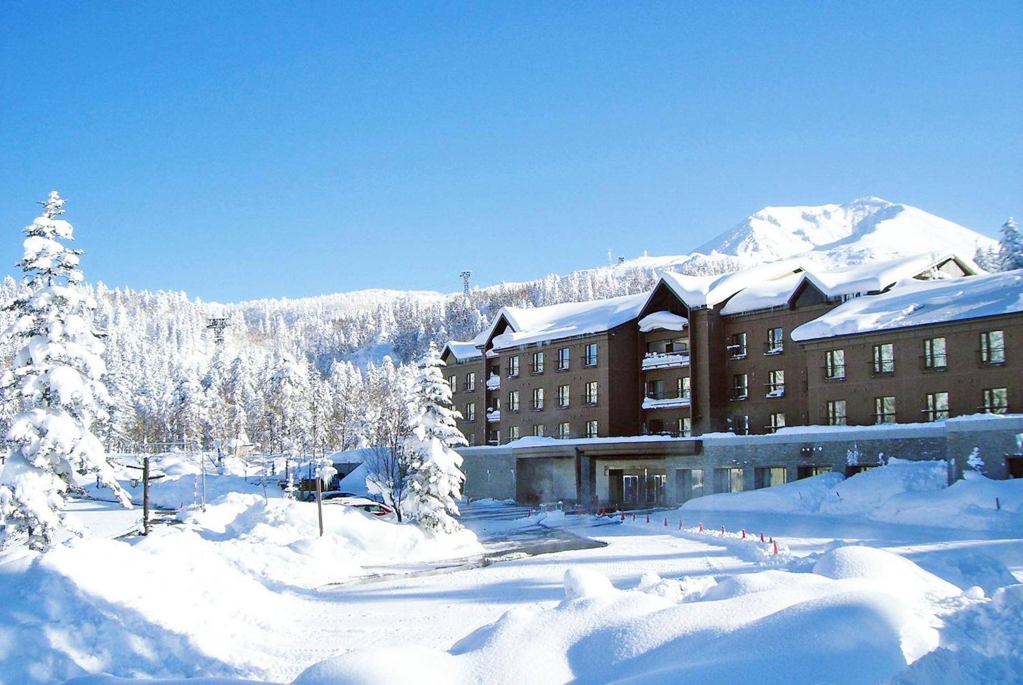 Higashikawa Asahidake Onsen Hotel Bear Monte Екстериор снимка