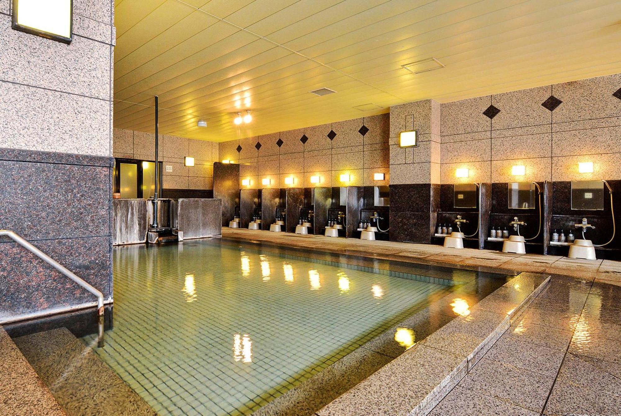 Higashikawa Asahidake Onsen Hotel Bear Monte Екстериор снимка