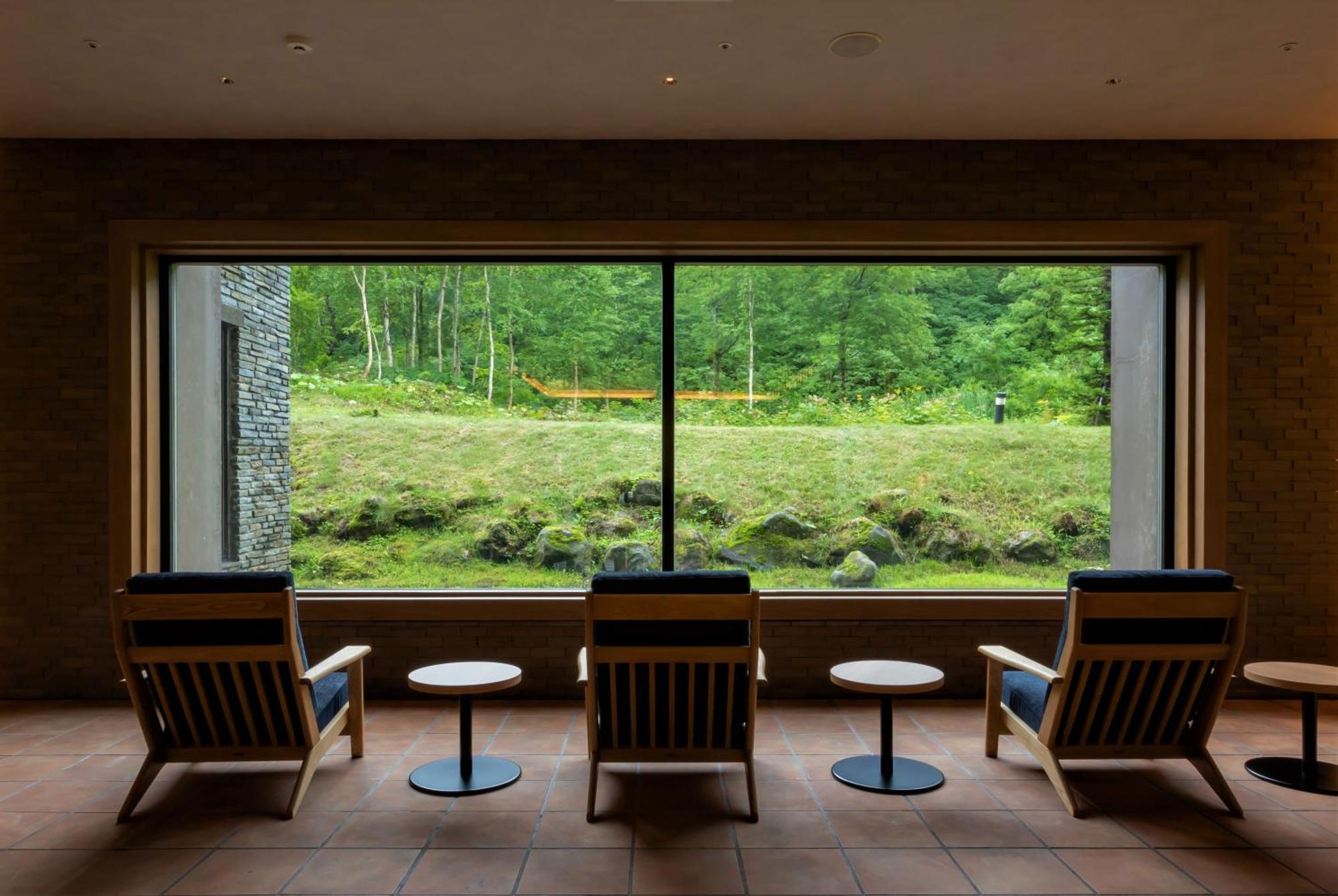 Higashikawa Asahidake Onsen Hotel Bear Monte Екстериор снимка