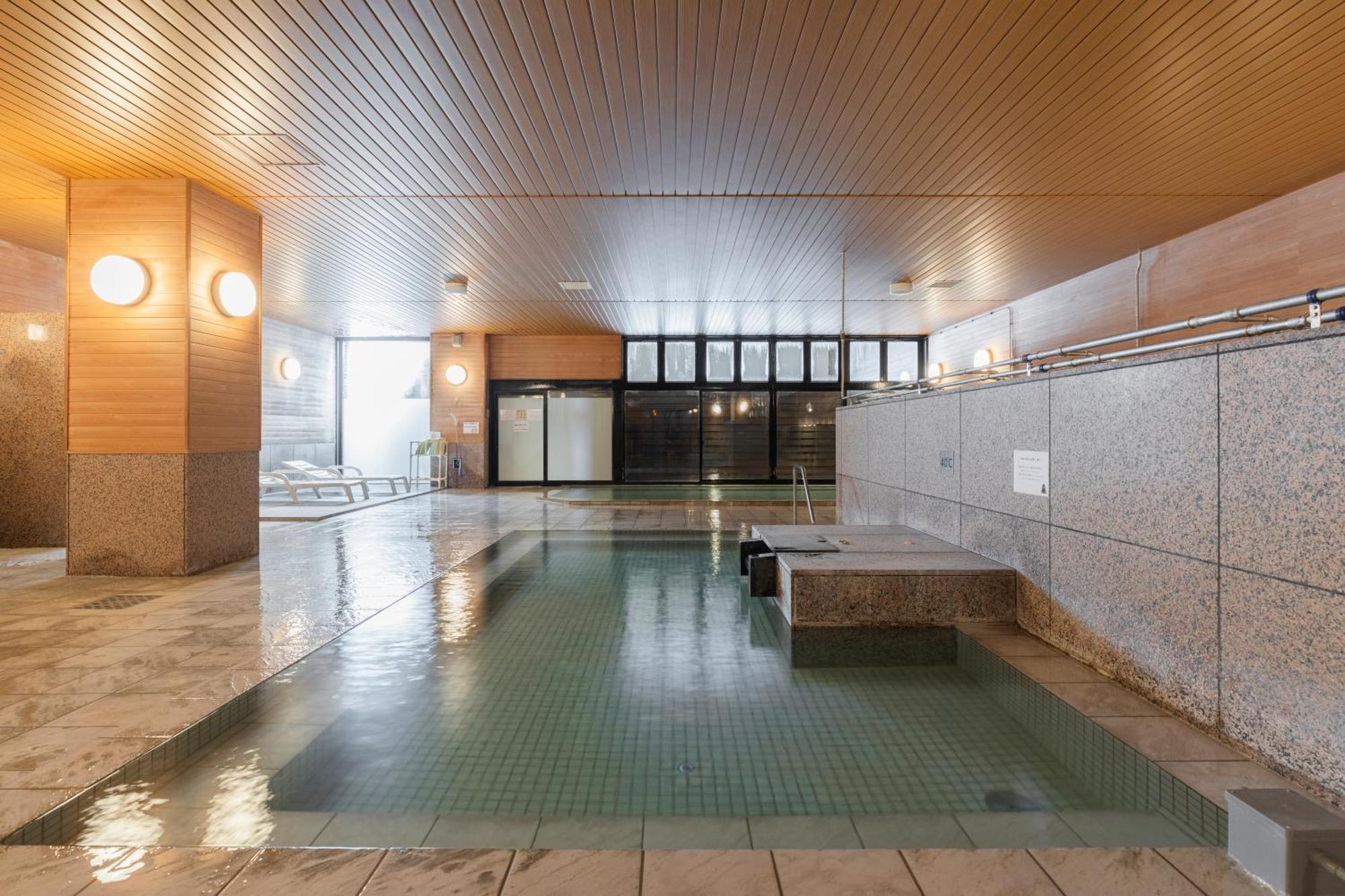 Higashikawa Asahidake Onsen Hotel Bear Monte Екстериор снимка