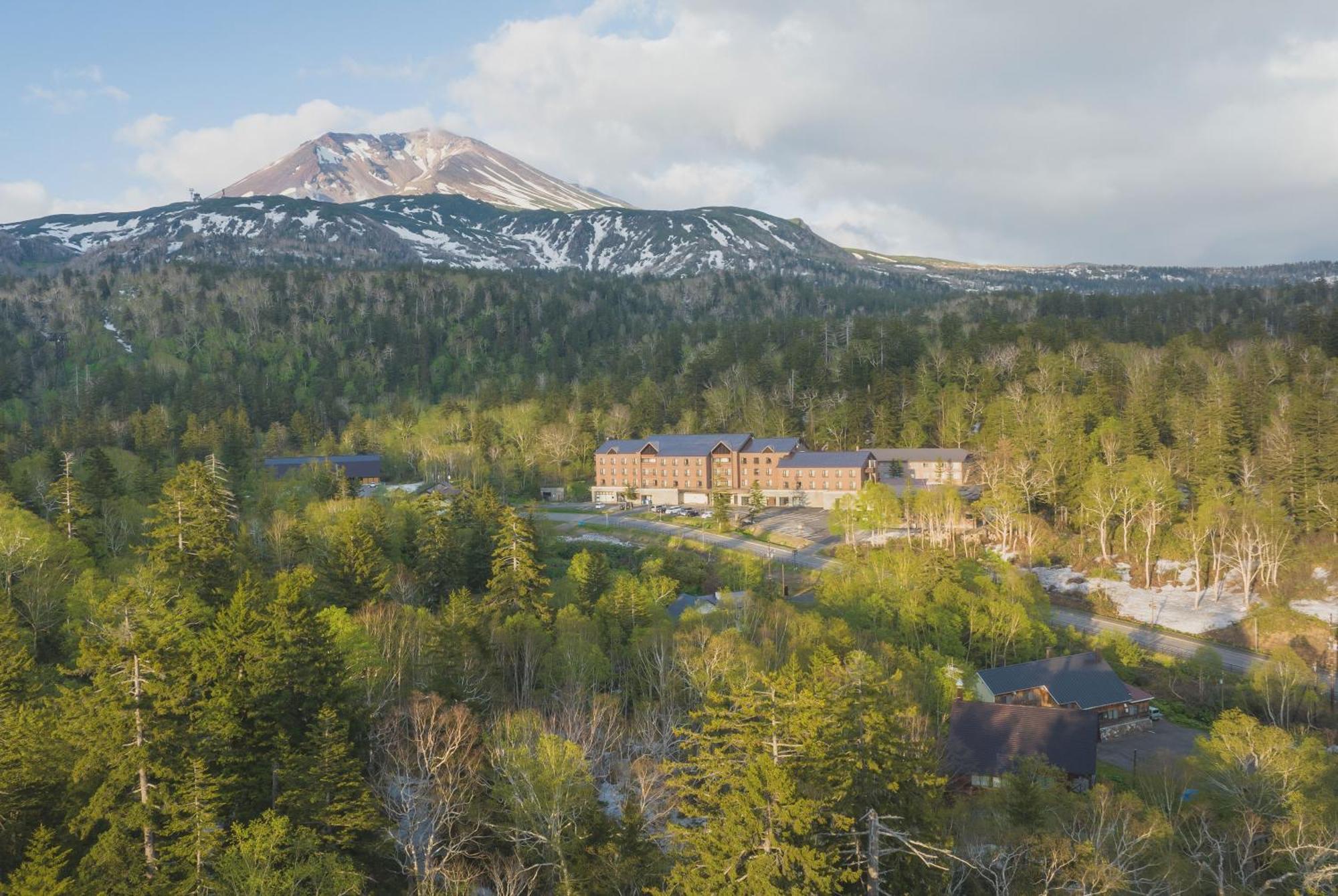 Higashikawa Asahidake Onsen Hotel Bear Monte Екстериор снимка