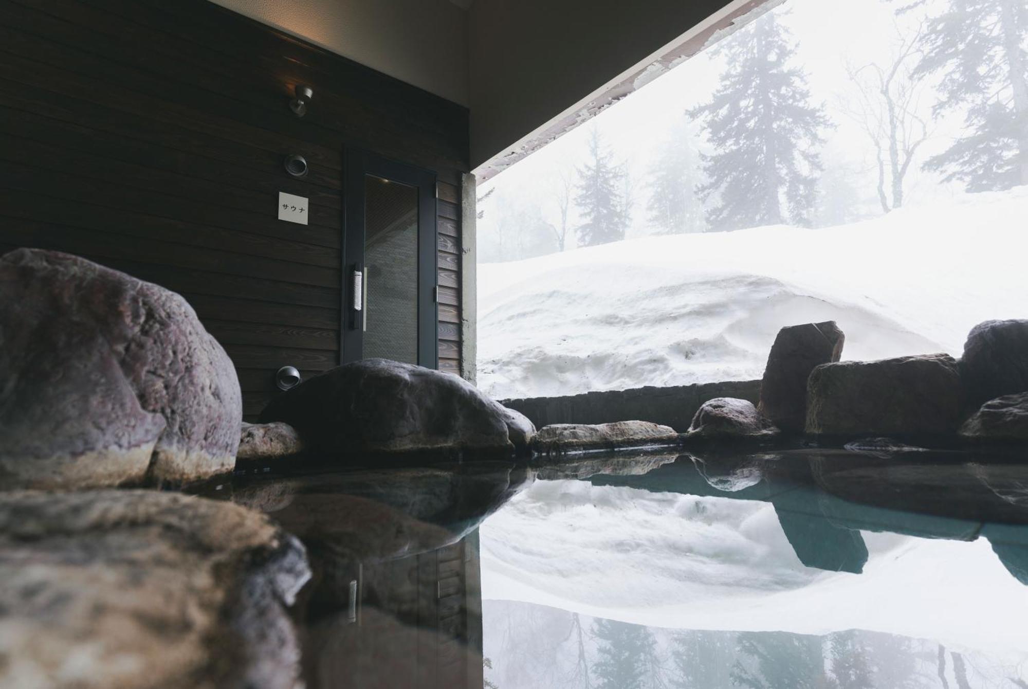 Higashikawa Asahidake Onsen Hotel Bear Monte Екстериор снимка