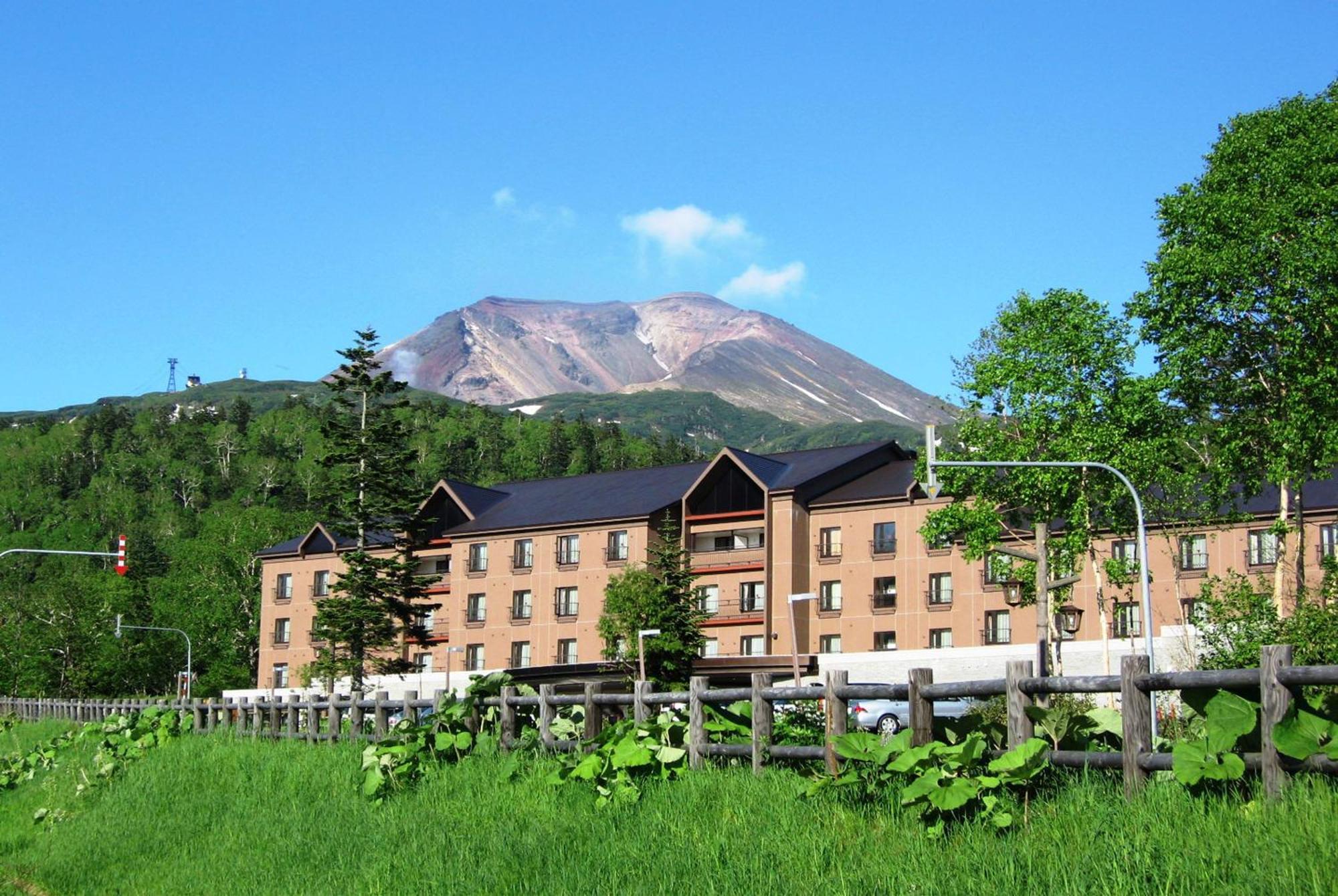 Higashikawa Asahidake Onsen Hotel Bear Monte Екстериор снимка