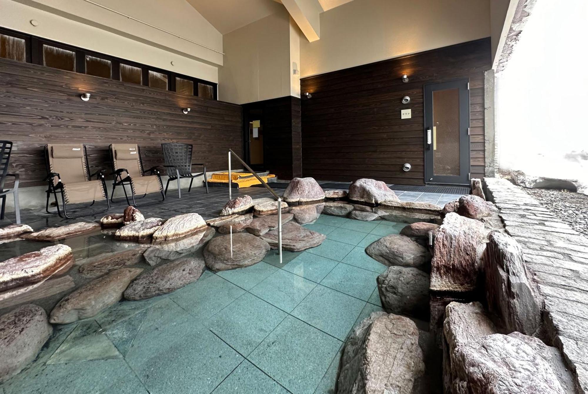 Higashikawa Asahidake Onsen Hotel Bear Monte Екстериор снимка