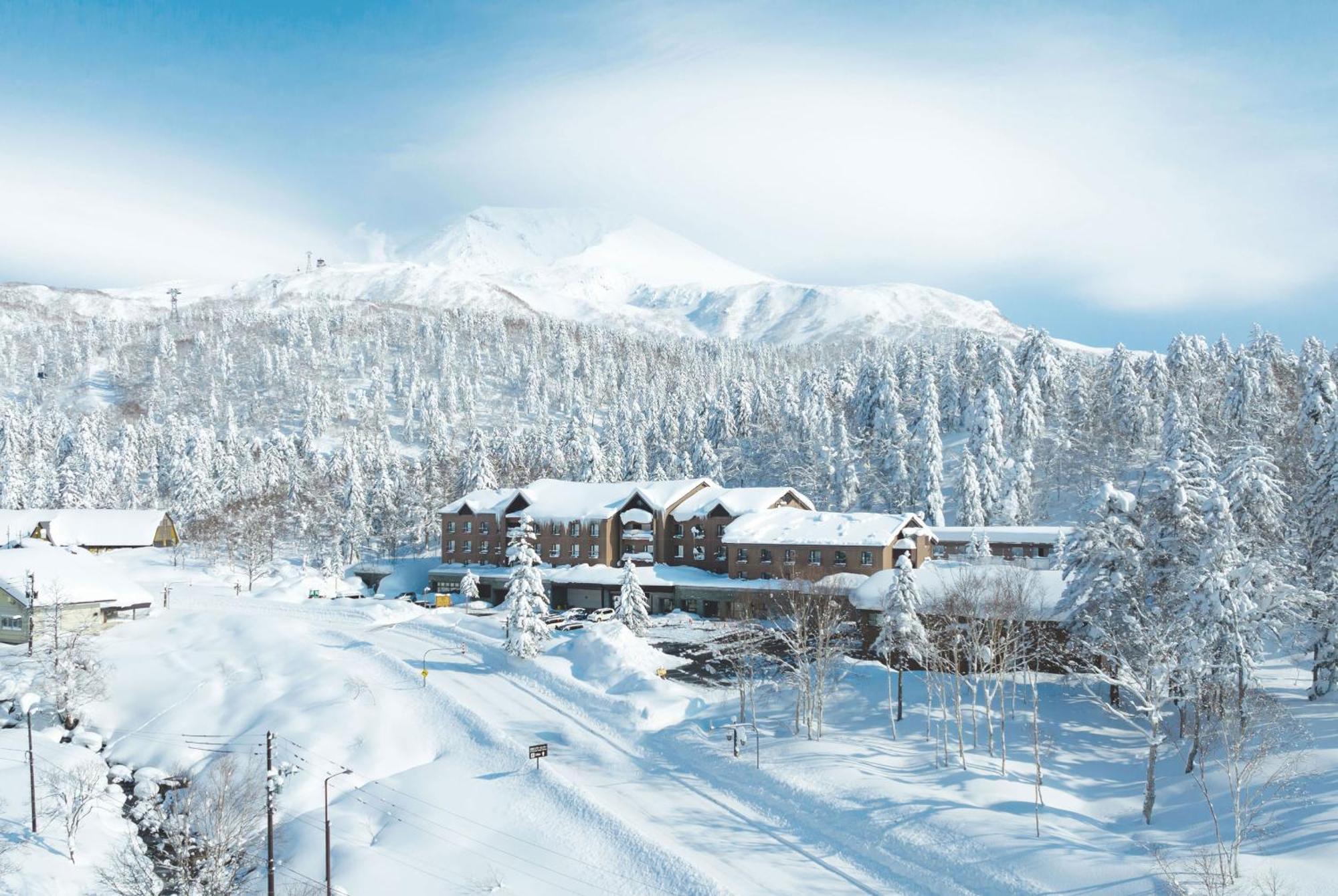 Higashikawa Asahidake Onsen Hotel Bear Monte Екстериор снимка