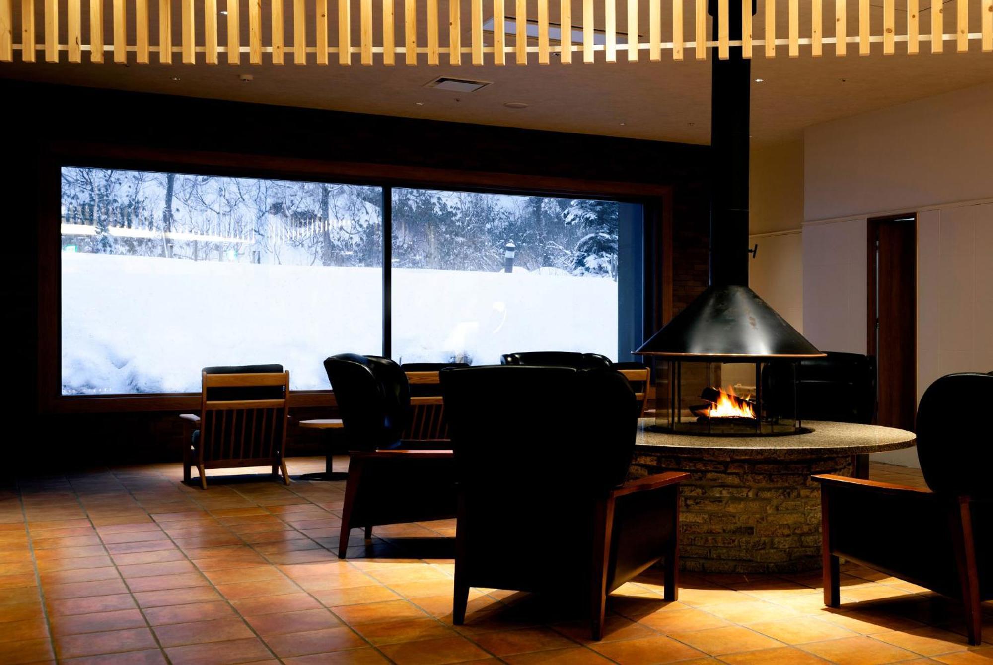 Higashikawa Asahidake Onsen Hotel Bear Monte Екстериор снимка